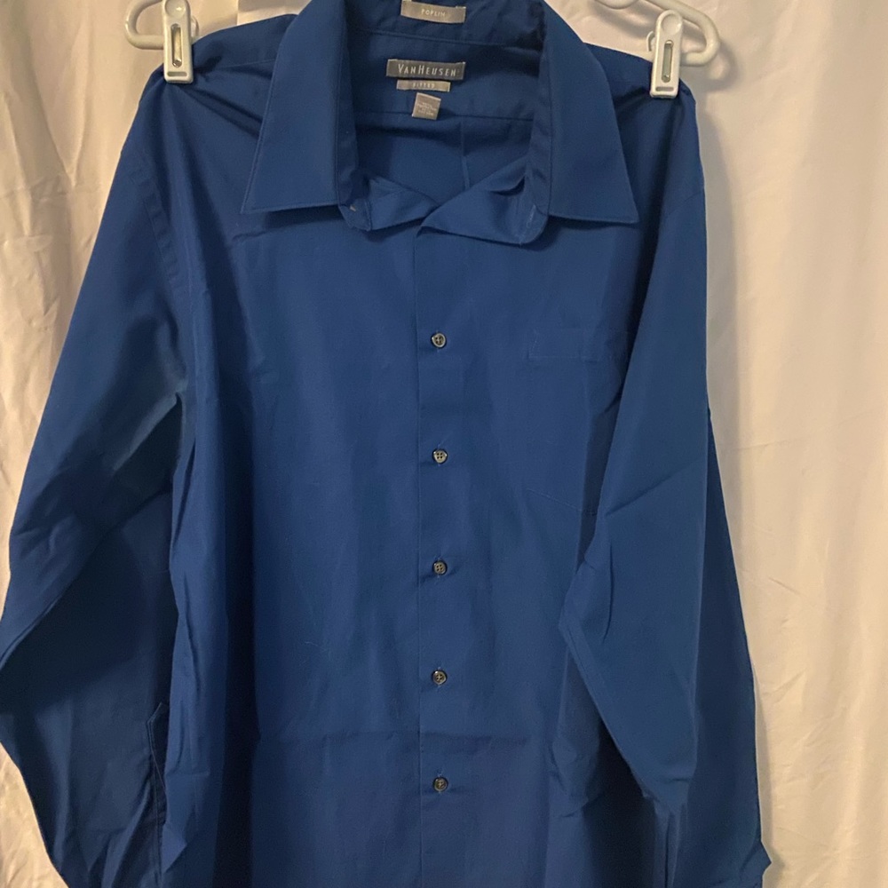 Vanheusen Mens button up shirt